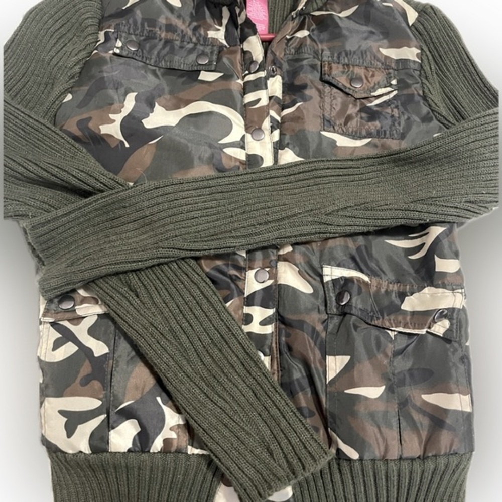 EUC! - PERSONAL IDENTITY Camo Bomber Sweater Jacket Size Small
